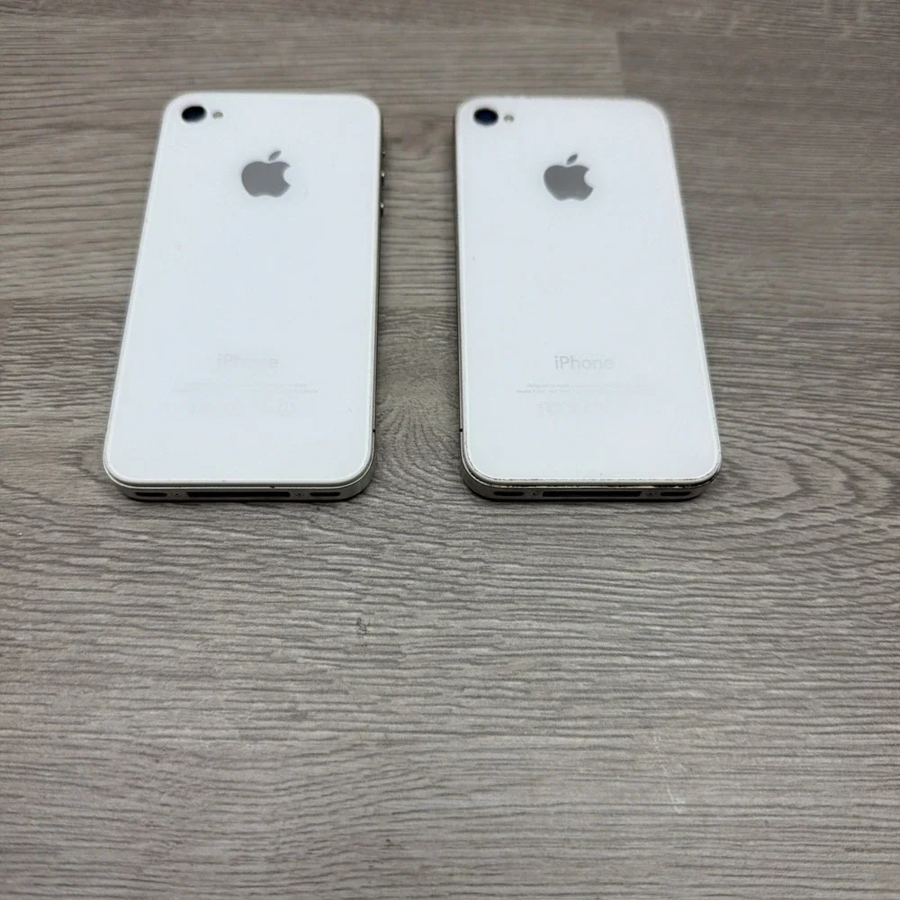 Apple iPhone 4S Model A1387 White Untested FOR PARTS OR REPAIR Lot Of Two